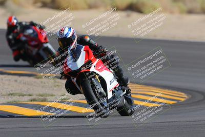 media/Oct-08-2022-SoCal Trackdays (Sat) [[1fc3beec89]]/Turn 10 (945am)/